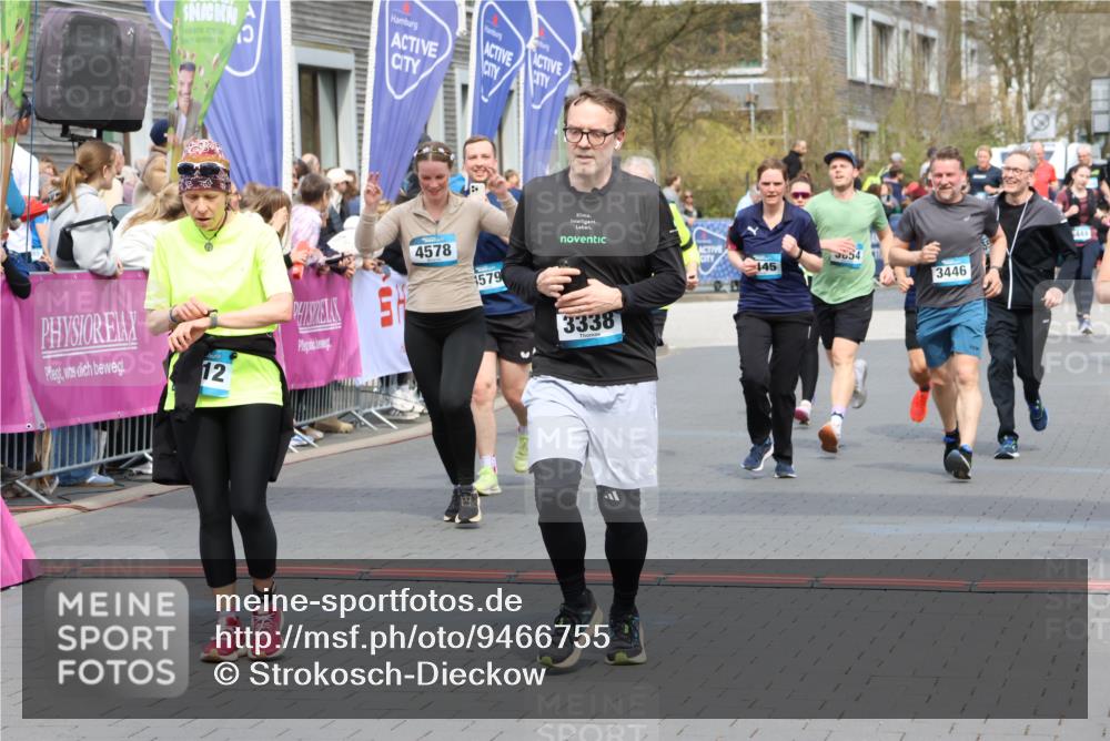 12.04.2026 - 45. Internationalen Wilhelmsburger Insellauf Strokosch-Dieckow http://msf.ph/oto/9466755 12.04.2026 13:10:56 Ziel 5612, 3338, 5704, 4578, 4579, 4356, 3445, 3446, 4562, 3654, 3269, 4552, 3285, 3288 meine-sportfotos.de