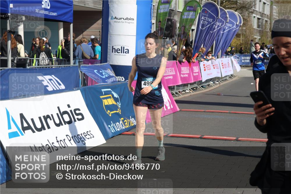12.04.2026 - 45. Internationalen Wilhelmsburger Insellauf Strokosch-Dieckow http://msf.ph/oto/9466770 12.04.2026 11:00:49 Ziel 2646, 4991, 4993, 3953 meine-sportfotos.de