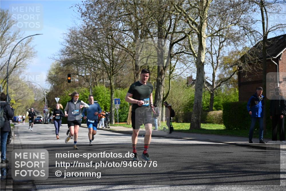 12.04.2026 - 45. Internationalen Wilhelmsburger Insellauf J. Mangold http://msf.ph/oto/9466776 12.04.2026 11:02:54 Ziel 2016, 3052, 4513, 2168, 3910, 3700, 3716, 3223, 4246, 4382, 5816, 3384, 2950, 5460, 4141, 2422, 4141, 2422 meine-sportfotos.de