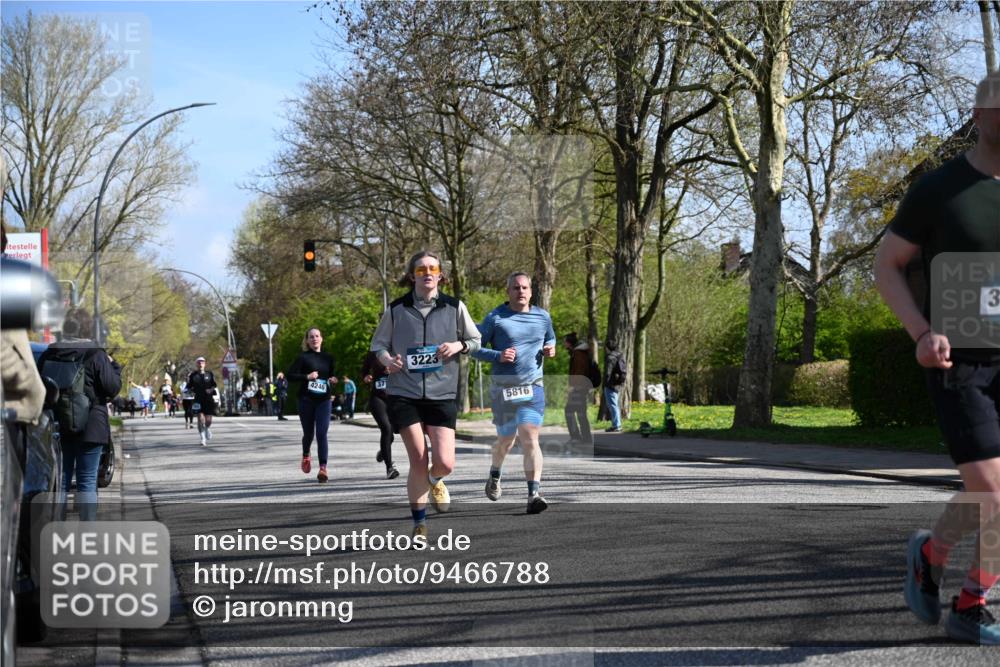 12.04.2026 - 45. Internationalen Wilhelmsburger Insellauf J. Mangold http://msf.ph/oto/9466788 12.04.2026 11:02:55 Ziel 3052, 4513, 2168, 3910, 3700, 3716, 3223, 4246, 4382, 5816, 3384, 3384, 2950, 5460, 4141, 2422 meine-sportfotos.de