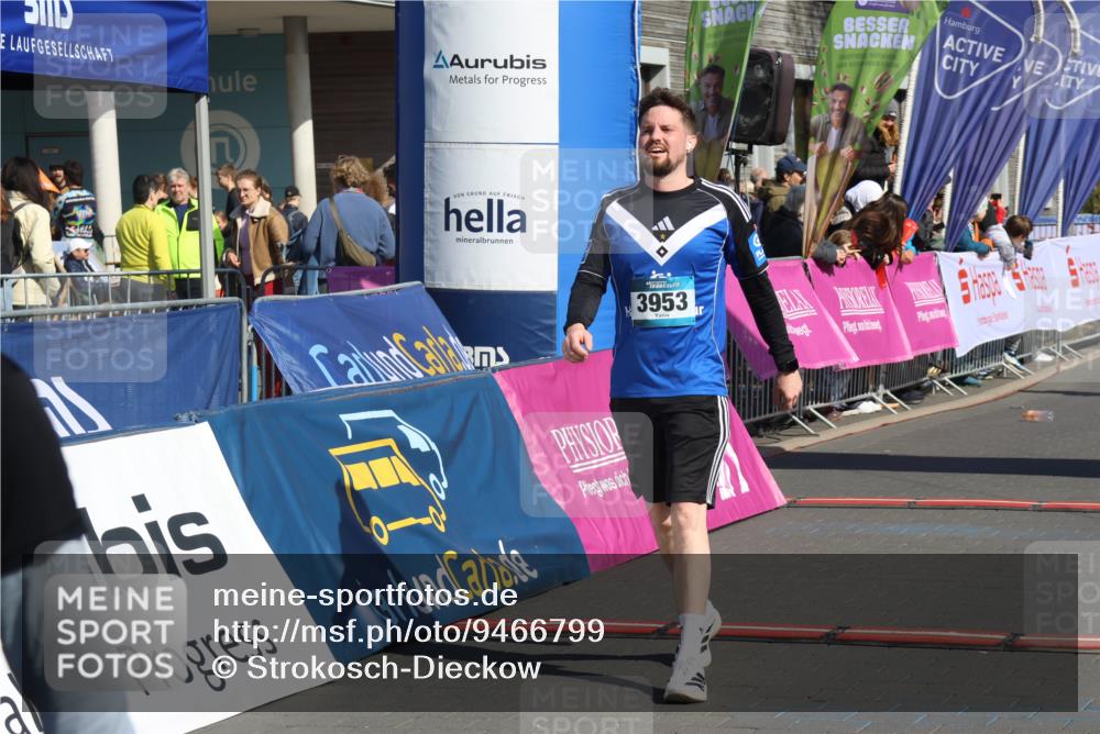 12.04.2026 - 45. Internationalen Wilhelmsburger Insellauf Strokosch-Dieckow http://msf.ph/oto/9466799 12.04.2026 11:00:55 Ziel 3953, 3373 meine-sportfotos.de