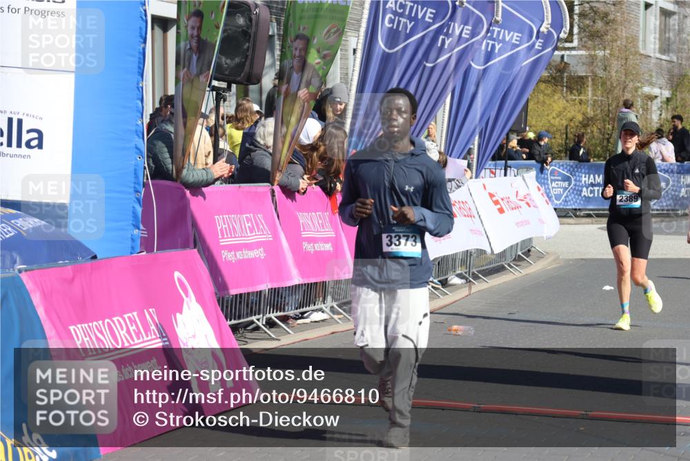 12.04.2026 - 45. Internationalen Wilhelmsburger Insellauf Strokosch-Dieckow http://msf.ph/oto/9466810 12.04.2026 11:00:59 Ziel 3373, 4632, 2389 meine-sportfotos.de