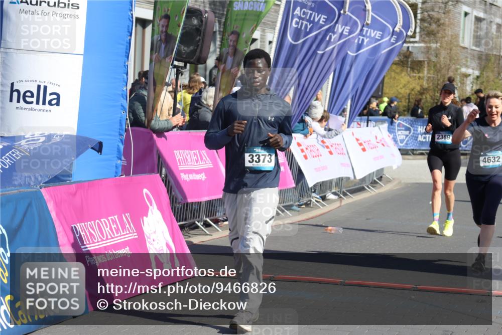 12.04.2026 - 45. Internationalen Wilhelmsburger Insellauf Strokosch-Dieckow http://msf.ph/oto/9466826 12.04.2026 11:00:59 Ziel 3373, 4632, 2389 meine-sportfotos.de