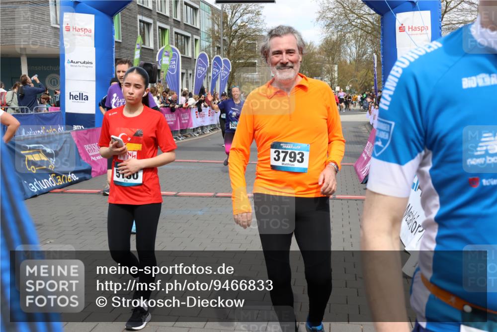 12.04.2026 - 45. Internationalen Wilhelmsburger Insellauf Strokosch-Dieckow http://msf.ph/oto/9466833 12.04.2026 13:10:40 Ziel 2743, 3673, 4961, 3919, 3793, 3549, 5646, 5287, 4910, 4278, 4935, 2129 meine-sportfotos.de