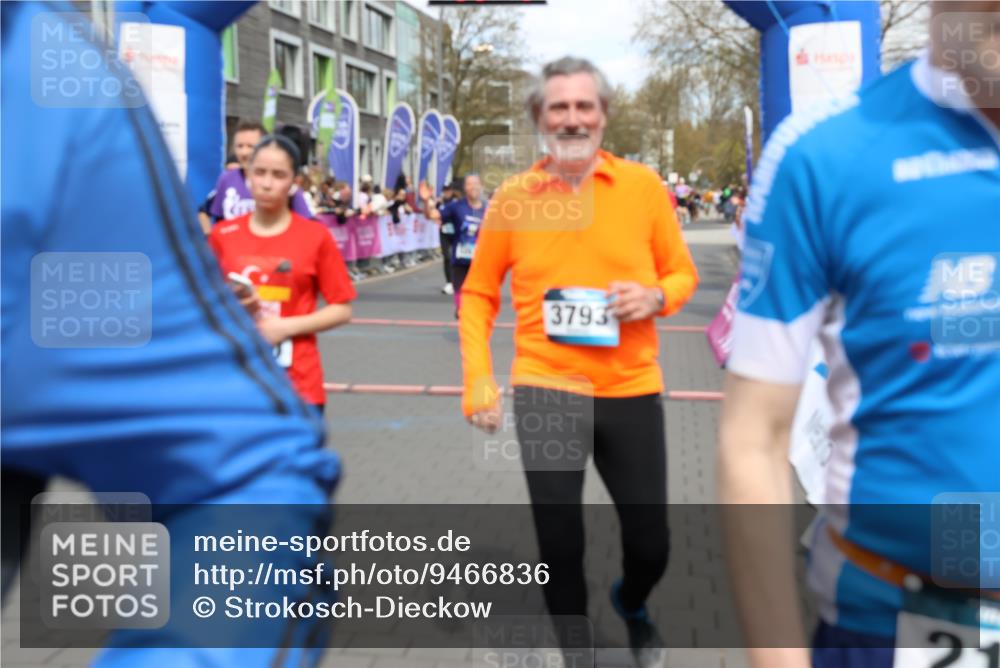 12.04.2026 - 45. Internationalen Wilhelmsburger Insellauf Strokosch-Dieckow http://msf.ph/oto/9466836 12.04.2026 13:10:40 Ziel 2743, 3673, 4961, 3919, 3793, 3549, 5646, 5287, 4910, 4278, 4935, 2129 meine-sportfotos.de