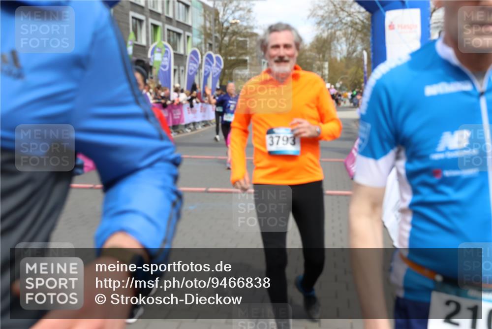 12.04.2026 - 45. Internationalen Wilhelmsburger Insellauf Strokosch-Dieckow http://msf.ph/oto/9466838 12.04.2026 13:10:40 Ziel 2743, 3673, 4961, 3919, 3793, 3549, 5646, 5287, 4910, 4278, 4935, 2129 meine-sportfotos.de