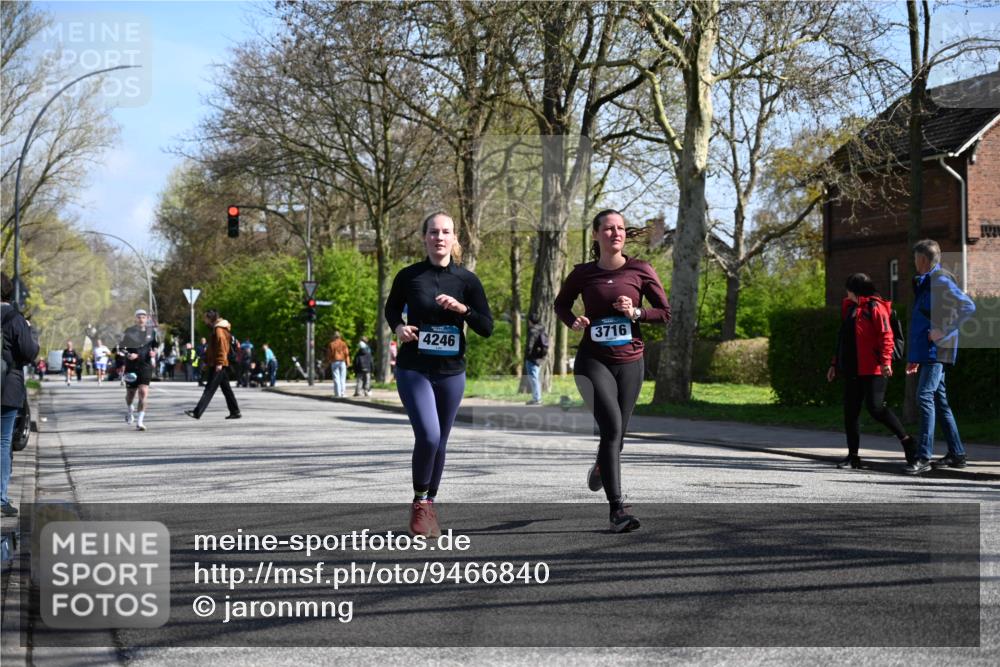12.04.2026 - 45. Internationalen Wilhelmsburger Insellauf J. Mangold http://msf.ph/oto/9466840 12.04.2026 11:02:59 Ziel 3052, 4513, 2168, 3910, 3700, 3716, 3223, 4246, 4382, 5816, 3384, 2950, 5460, 4141, 2422, 4732 meine-sportfotos.de