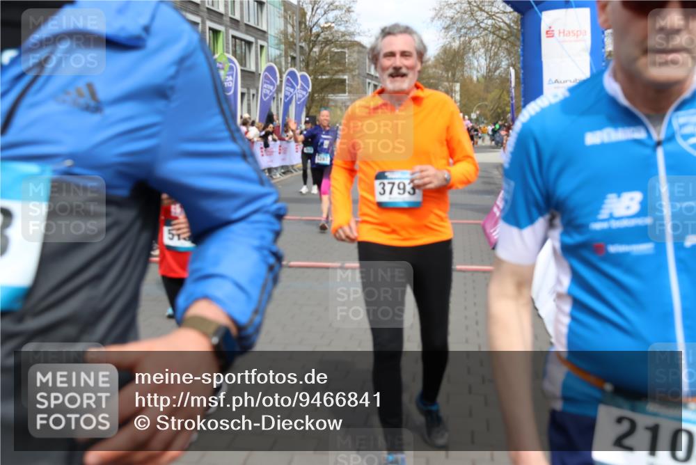 12.04.2026 - 45. Internationalen Wilhelmsburger Insellauf Strokosch-Dieckow http://msf.ph/oto/9466841 12.04.2026 13:10:40 Ziel 2743, 3673, 4961, 3919, 3793, 3549, 5646, 5287, 4910, 4278, 4935, 2129 meine-sportfotos.de