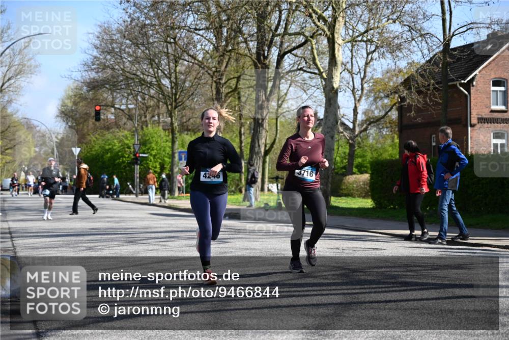 12.04.2026 - 45. Internationalen Wilhelmsburger Insellauf J. Mangold http://msf.ph/oto/9466844 12.04.2026 11:02:59 Ziel 3052, 4513, 2168, 3910, 3700, 3716, 3223, 4246, 4382, 5816, 3384, 2950, 5460, 4141, 2422, 4732 meine-sportfotos.de