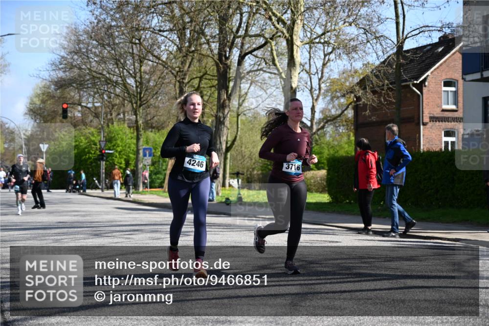 12.04.2026 - 45. Internationalen Wilhelmsburger Insellauf J. Mangold http://msf.ph/oto/9466851 12.04.2026 11:02:59 Ziel 3052, 4513, 2168, 3910, 3700, 3716, 3223, 4246, 4382, 5816, 3384, 2950, 5460, 4141, 2422, 4732 meine-sportfotos.de