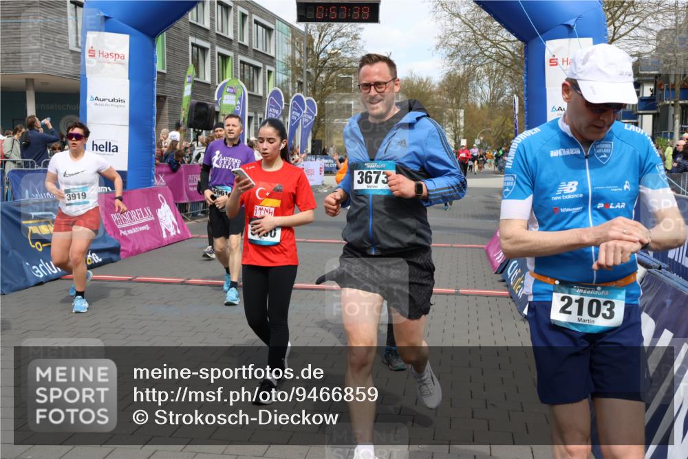 12.04.2026 - 45. Internationalen Wilhelmsburger Insellauf Strokosch-Dieckow http://msf.ph/oto/9466859 12.04.2026 13:10:39 Ziel 2743, 3673, 4961, 3919, 3793, 3549, 5646, 5287, 4910, 4278, 4935 meine-sportfotos.de