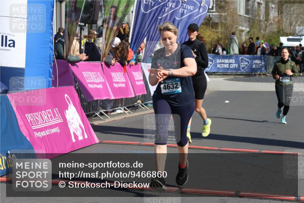 12.04.2026 - 45. Internationalen Wilhelmsburger Insellauf Strokosch-Dieckow http://msf.ph/oto/9466860 12.04.2026 11:01:02 Ziel 3373, 4632, 2389, 3725 meine-sportfotos.de