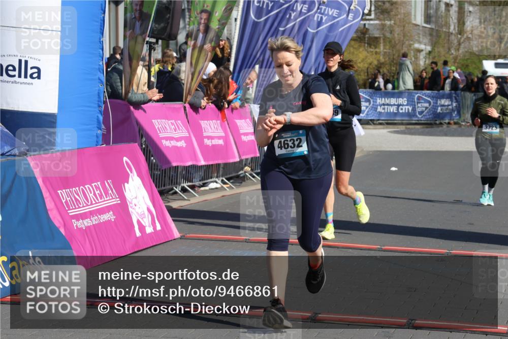 12.04.2026 - 45. Internationalen Wilhelmsburger Insellauf Strokosch-Dieckow http://msf.ph/oto/9466861 12.04.2026 11:01:02 Ziel 3373, 4632, 2389, 3725 meine-sportfotos.de