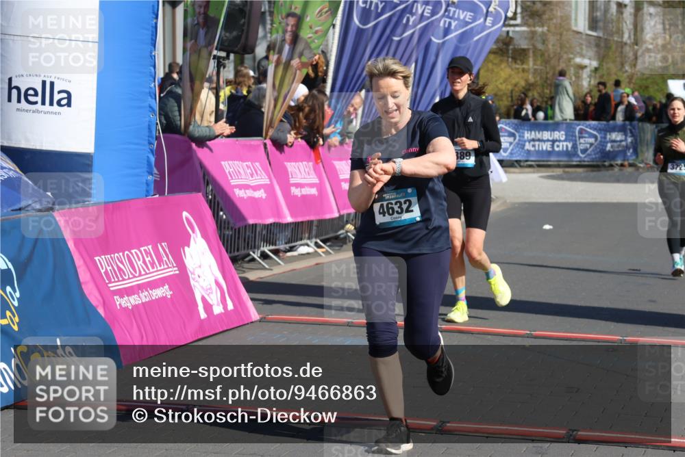 12.04.2026 - 45. Internationalen Wilhelmsburger Insellauf Strokosch-Dieckow http://msf.ph/oto/9466863 12.04.2026 11:01:02 Ziel 3373, 4632, 2389, 3725 meine-sportfotos.de