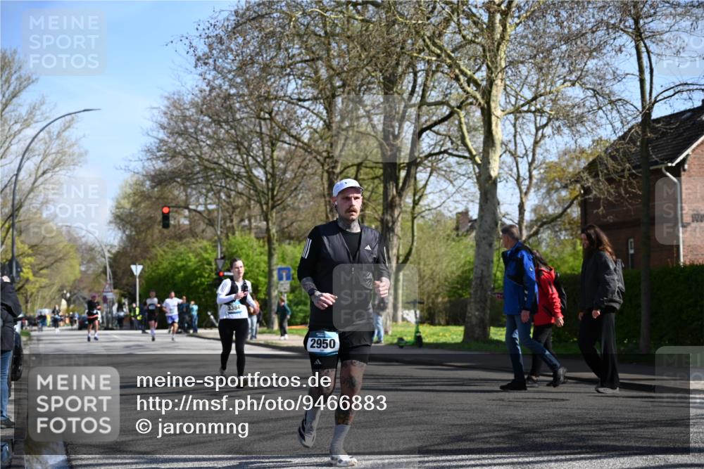 12.04.2026 - 45. Internationalen Wilhelmsburger Insellauf J. Mangold http://msf.ph/oto/9466883 12.04.2026 11:03:07 Ziel 3910, 3700, 3716, 3223, 4246, 4382, 5816, 3384, 2950, 5460, 4141, 2422, 4732, 2914, 5842 meine-sportfotos.de