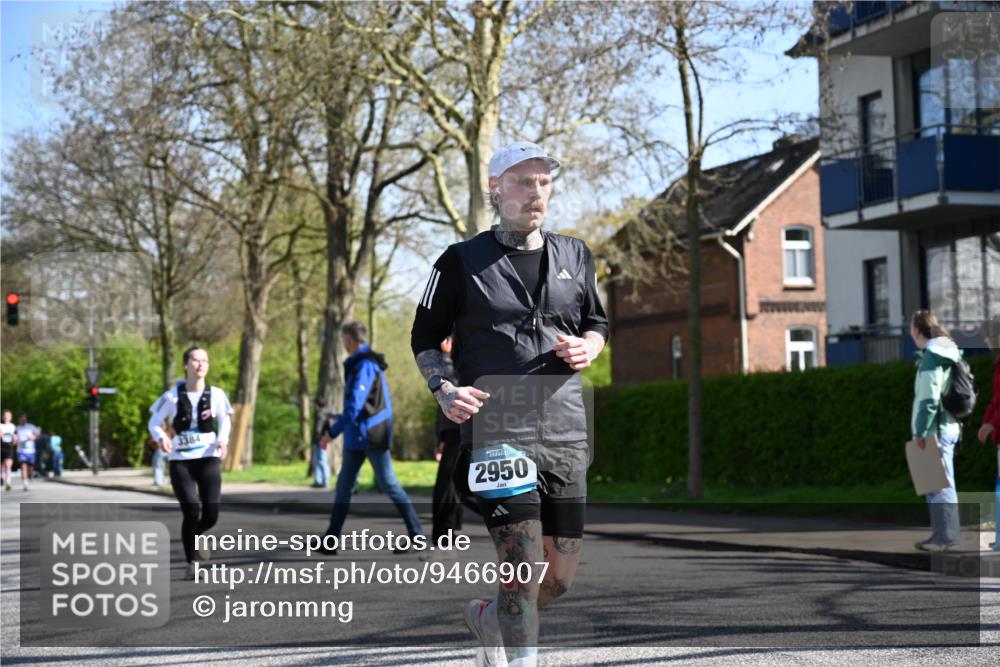 12.04.2026 - 45. Internationalen Wilhelmsburger Insellauf J. Mangold http://msf.ph/oto/9466907 12.04.2026 11:03:08 Ziel 3700, 3716, 3223, 4246, 4382, 5816, 3384, 2950, 5460, 4141, 2422, 4732, 2914, 5842 meine-sportfotos.de