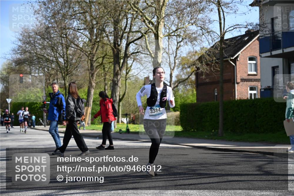 12.04.2026 - 45. Internationalen Wilhelmsburger Insellauf J. Mangold http://msf.ph/oto/9466912 12.04.2026 11:03:09 Ziel 3700, 3716, 3223, 4246, 4382, 5816, 3384, 2950, 5460, 4141, 2422, 4732, 2914, 5842 meine-sportfotos.de