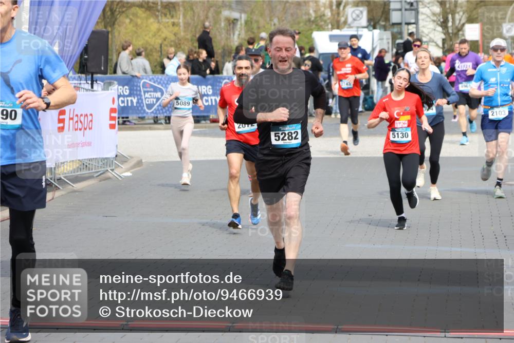 12.04.2026 - 45. Internationalen Wilhelmsburger Insellauf Strokosch-Dieckow http://msf.ph/oto/9466939 12.04.2026 13:10:28 Ziel 3557, 3729, 3890, 5282, 2072, 5130 meine-sportfotos.de