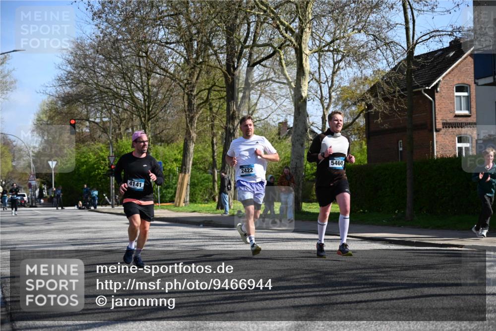 12.04.2026 - 45. Internationalen Wilhelmsburger Insellauf J. Mangold http://msf.ph/oto/9466944 12.04.2026 11:03:17 Ziel 3384, 2950, 5460, 4141, 2422, 4732, 2914, 5842, 2005 meine-sportfotos.de
