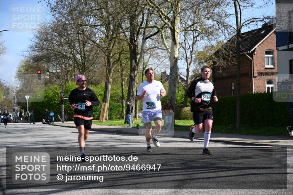 12.04.2026 - 45. Internationalen Wilhelmsburger Insellauf J. Mangold http://msf.ph/oto/9466947 12.04.2026 11:03:18 Ziel 3384, 2950, 5460, 4141, 2422, 4732, 2914, 5842, 5842, 2005 meine-sportfotos.de