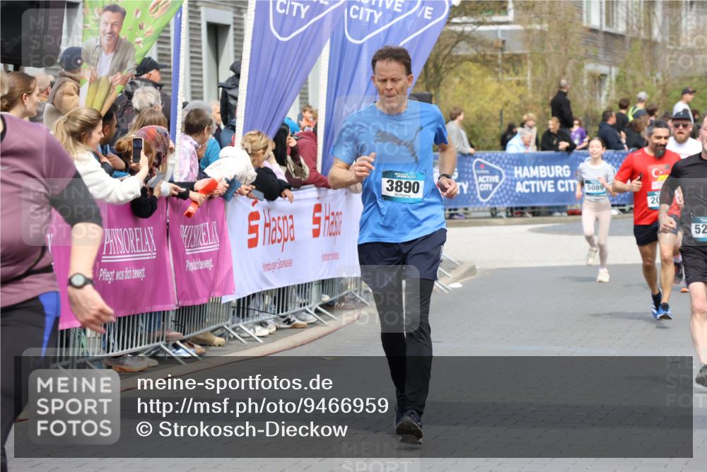 12.04.2026 - 45. Internationalen Wilhelmsburger Insellauf Strokosch-Dieckow http://msf.ph/oto/9466959 12.04.2026 13:10:27 Ziel 3557, 3729, 3890, 5282, 2072 meine-sportfotos.de