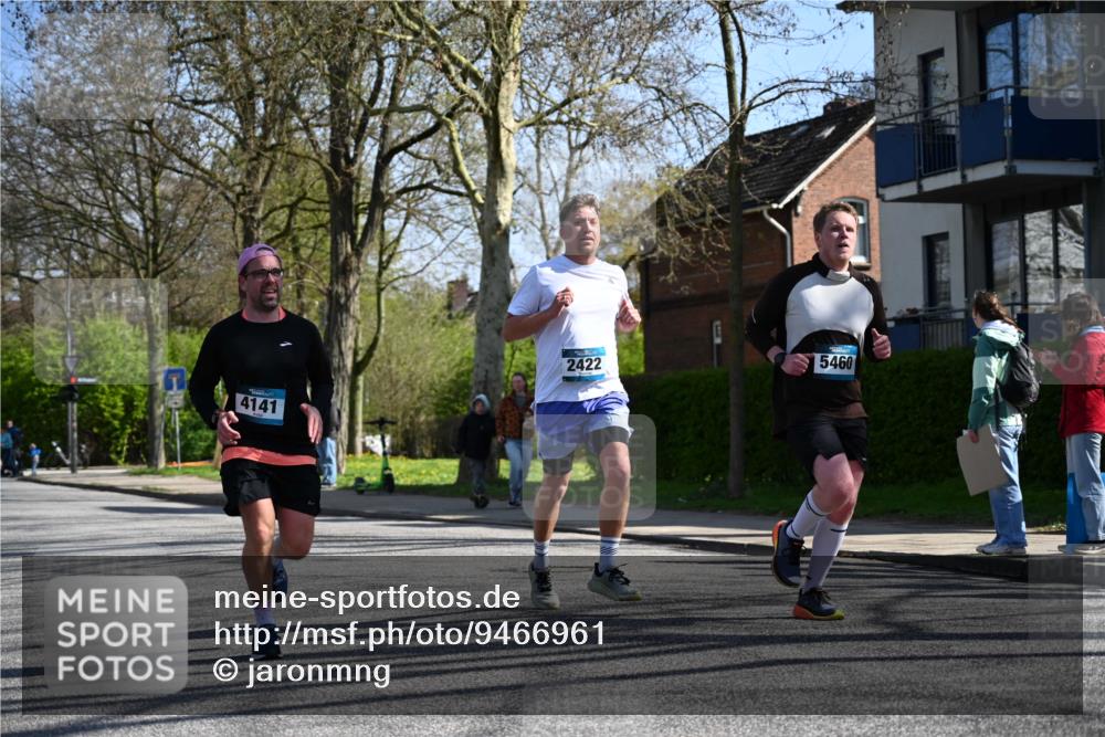 12.04.2026 - 45. Internationalen Wilhelmsburger Insellauf J. Mangold http://msf.ph/oto/9466961 12.04.2026 11:03:18 Ziel 3384, 2950, 5460, 4141, 2422, 4732, 2914, 5842, 5842, 2005 meine-sportfotos.de