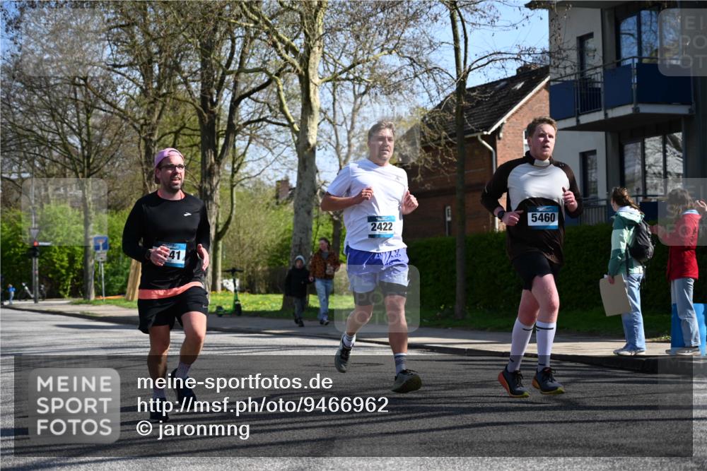 12.04.2026 - 45. Internationalen Wilhelmsburger Insellauf J. Mangold http://msf.ph/oto/9466962 12.04.2026 11:03:18 Ziel 3384, 2950, 5460, 4141, 2422, 4732, 2914, 5842, 5842, 2005 meine-sportfotos.de