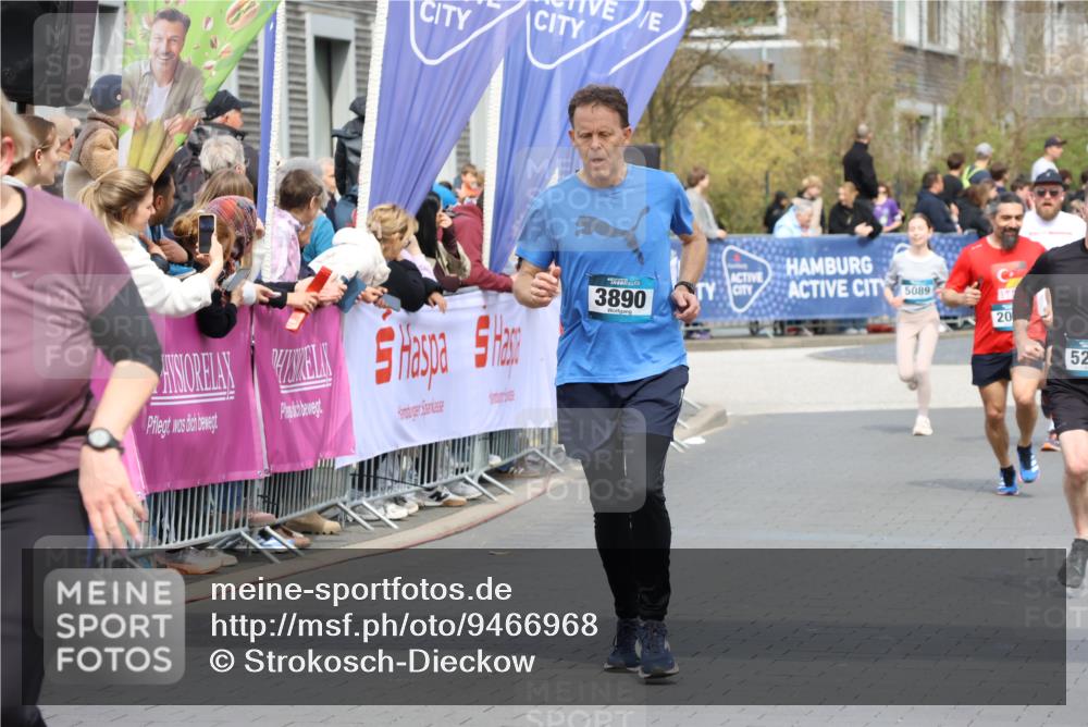 12.04.2026 - 45. Internationalen Wilhelmsburger Insellauf Strokosch-Dieckow http://msf.ph/oto/9466968 12.04.2026 13:10:27 Ziel 3557, 3729, 3890, 5282, 2072 meine-sportfotos.de