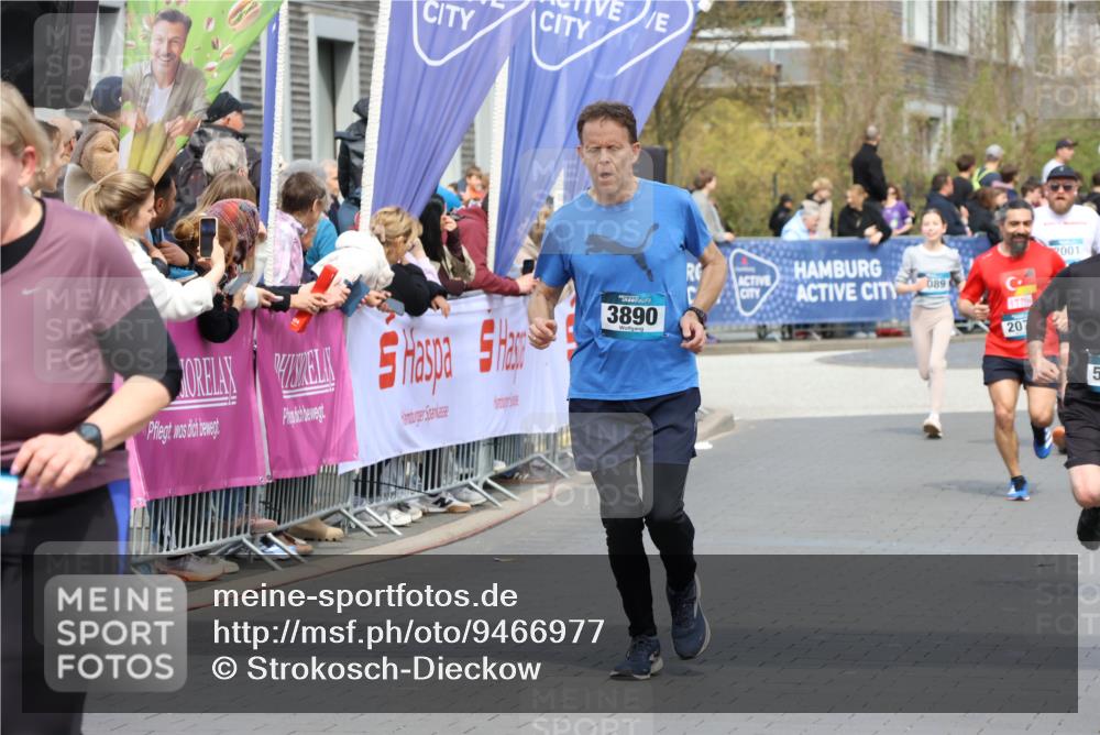 12.04.2026 - 45. Internationalen Wilhelmsburger Insellauf Strokosch-Dieckow http://msf.ph/oto/9466977 12.04.2026 13:10:27 Ziel 3557, 3729, 3890, 5282, 2072 meine-sportfotos.de