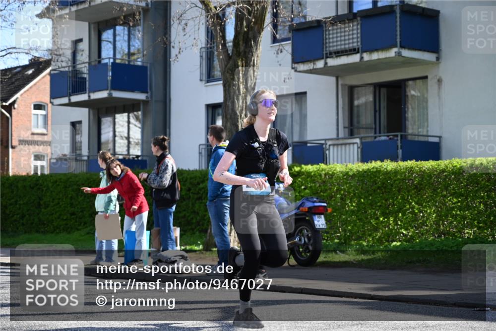 12.04.2026 - 45. Internationalen Wilhelmsburger Insellauf J. Mangold http://msf.ph/oto/9467027 12.04.2026 11:03:54 Ziel 5842, 2005, 2221, 3027, 3027, 3015, 5533, 2664, 5792, 4059, 4489, 4686, 3615 meine-sportfotos.de