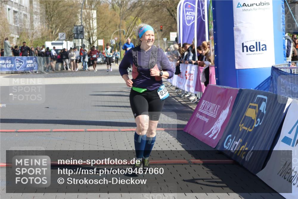 12.04.2026 - 45. Internationalen Wilhelmsburger Insellauf Strokosch-Dieckow http://msf.ph/oto/9467060 12.04.2026 11:16:56 Ziel 3543, 2329 meine-sportfotos.de