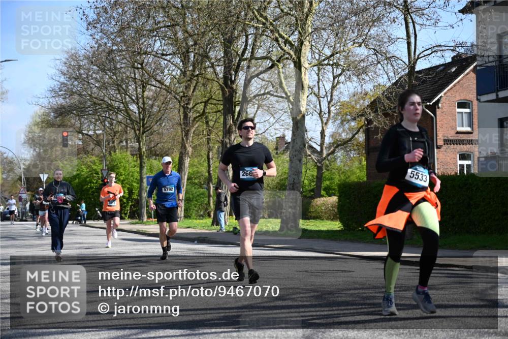 12.04.2026 - 45. Internationalen Wilhelmsburger Insellauf J. Mangold http://msf.ph/oto/9467070 12.04.2026 11:04:07 Ziel 2221, 3027, 3015, 5533, 2664, 5792, 4059, 4489, 4686, 3615, 2211, 2211, 3978, 4484, 4486, 3678, 2204, 5570, 3679 meine-sportfotos.de
