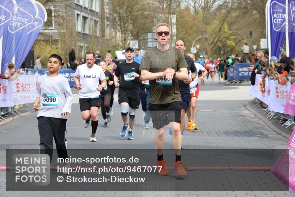 12.04.2026 - 45. Internationalen Wilhelmsburger Insellauf Strokosch-Dieckow http://msf.ph/oto/9467077 12.04.2026 13:10:19 Ziel 3807, 4794, 2687, 5090, 5256, 4419, 5454, 5624, 5005 meine-sportfotos.de