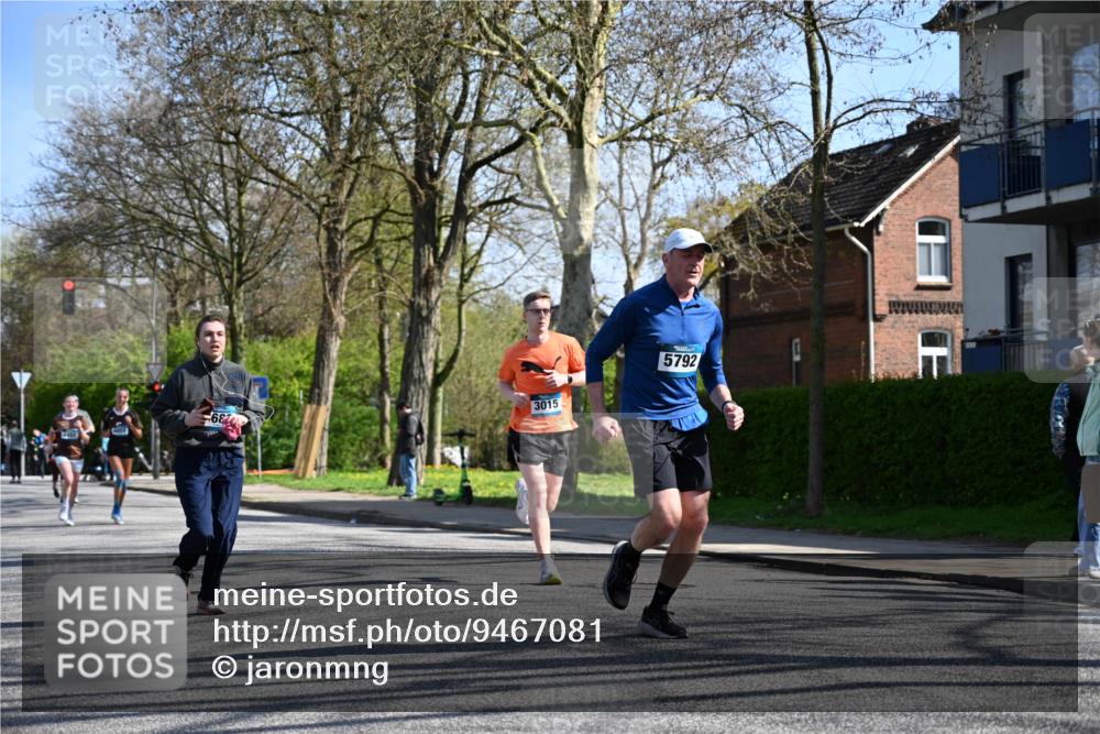 12.04.2026 - 45. Internationalen Wilhelmsburger Insellauf J. Mangold http://msf.ph/oto/9467081 12.04.2026 11:04:10 Ziel 2221, 3027, 3015, 5533, 2664, 5792, 4059, 4489, 4686, 3615, 2211, 3978, 4484, 4486, 3678, 2204, 5570, 3679, 3064 meine-sportfotos.de