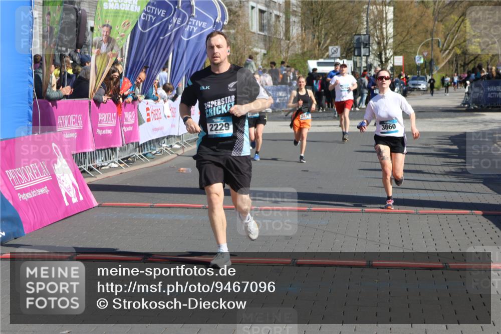 12.04.2026 - 45. Internationalen Wilhelmsburger Insellauf Strokosch-Dieckow http://msf.ph/oto/9467096 12.04.2026 11:01:34 Ziel 3463, 2229, 3660 meine-sportfotos.de