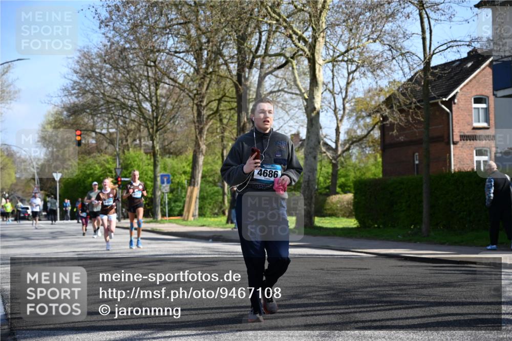 12.04.2026 - 45. Internationalen Wilhelmsburger Insellauf J. Mangold http://msf.ph/oto/9467108 12.04.2026 11:04:12 Ziel 3027, 3015, 5533, 2664, 5792, 4059, 4489, 4686, 3615, 2211, 3978, 4484, 4484, 4486, 3678, 2204, 5570, 3679, 3064 meine-sportfotos.de