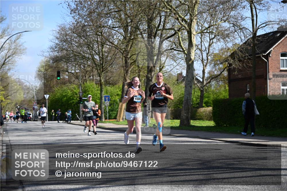 12.04.2026 - 45. Internationalen Wilhelmsburger Insellauf J. Mangold http://msf.ph/oto/9467122 12.04.2026 11:04:15 Ziel 3027, 3015, 5533, 2664, 5792, 4059, 4489, 4686, 3615, 3615, 2211, 3978, 4484, 4486, 3678, 2204, 5570, 3679, 3064 meine-sportfotos.de