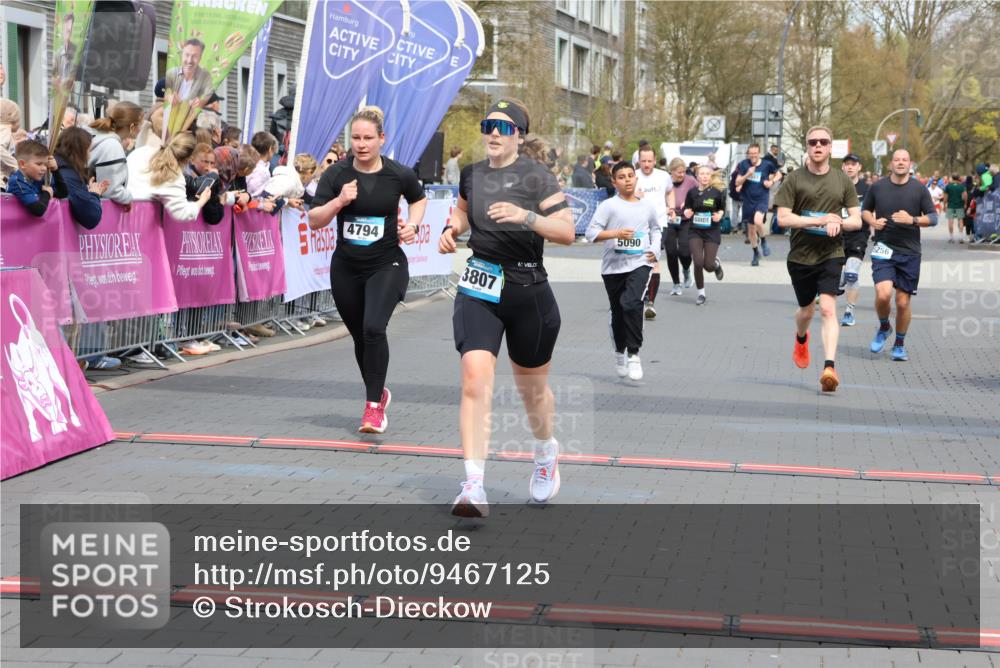 12.04.2026 - 45. Internationalen Wilhelmsburger Insellauf Strokosch-Dieckow http://msf.ph/oto/9467125 12.04.2026 13:10:17 Ziel 3807, 4794, 2687, 5090, 5256, 4419, 5454 meine-sportfotos.de