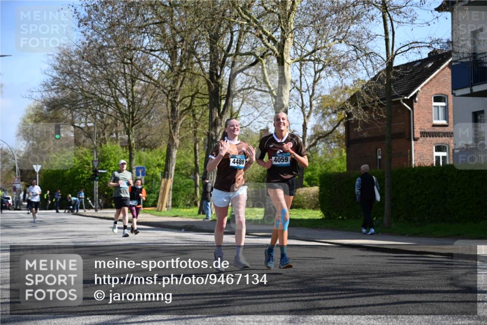 12.04.2026 - 45. Internationalen Wilhelmsburger Insellauf J. Mangold http://msf.ph/oto/9467134 12.04.2026 11:04:16 Ziel 3027, 3015, 5533, 2664, 5792, 4059, 4489, 4686, 3615, 2211, 3978, 4484, 4486, 3678, 2204, 5570, 3679, 3064, 2225 meine-sportfotos.de