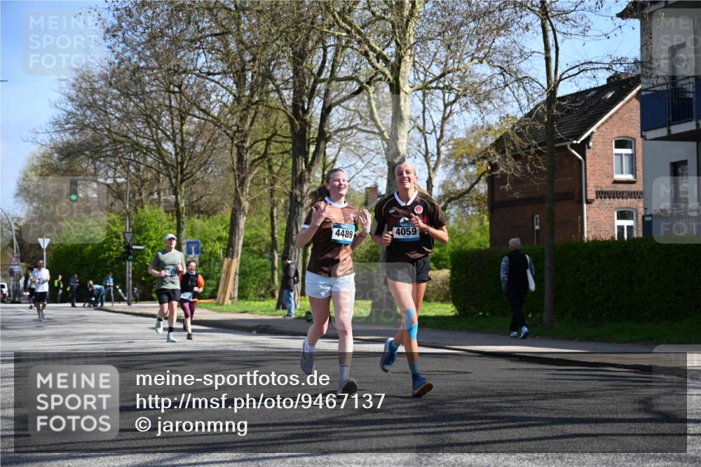 12.04.2026 - 45. Internationalen Wilhelmsburger Insellauf J. Mangold http://msf.ph/oto/9467137 12.04.2026 11:04:16 Ziel 3027, 3015, 5533, 2664, 5792, 4059, 4489, 4686, 3615, 2211, 3978, 4484, 4486, 3678, 2204, 5570, 3679, 3064, 2225 meine-sportfotos.de