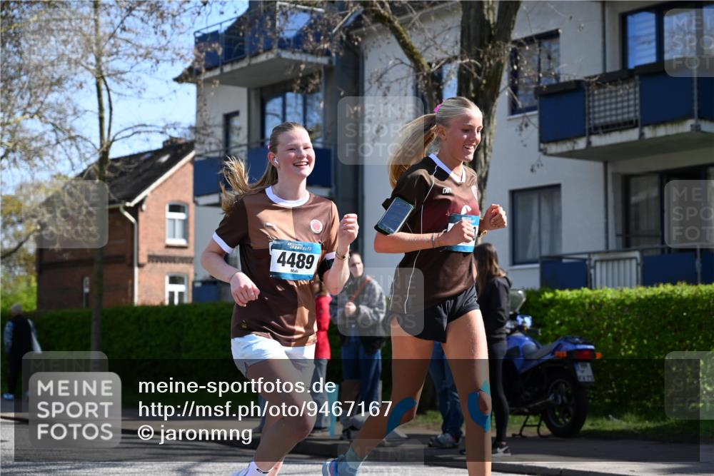 12.04.2026 - 45. Internationalen Wilhelmsburger Insellauf J. Mangold http://msf.ph/oto/9467167 12.04.2026 11:04:18 Ziel 3027, 3015, 5533, 2664, 5792, 4059, 4489, 4686, 3615, 2211, 3978, 4484, 4486, 3678, 2204, 5570, 3679, 3679, 3064, 2225 meine-sportfotos.de