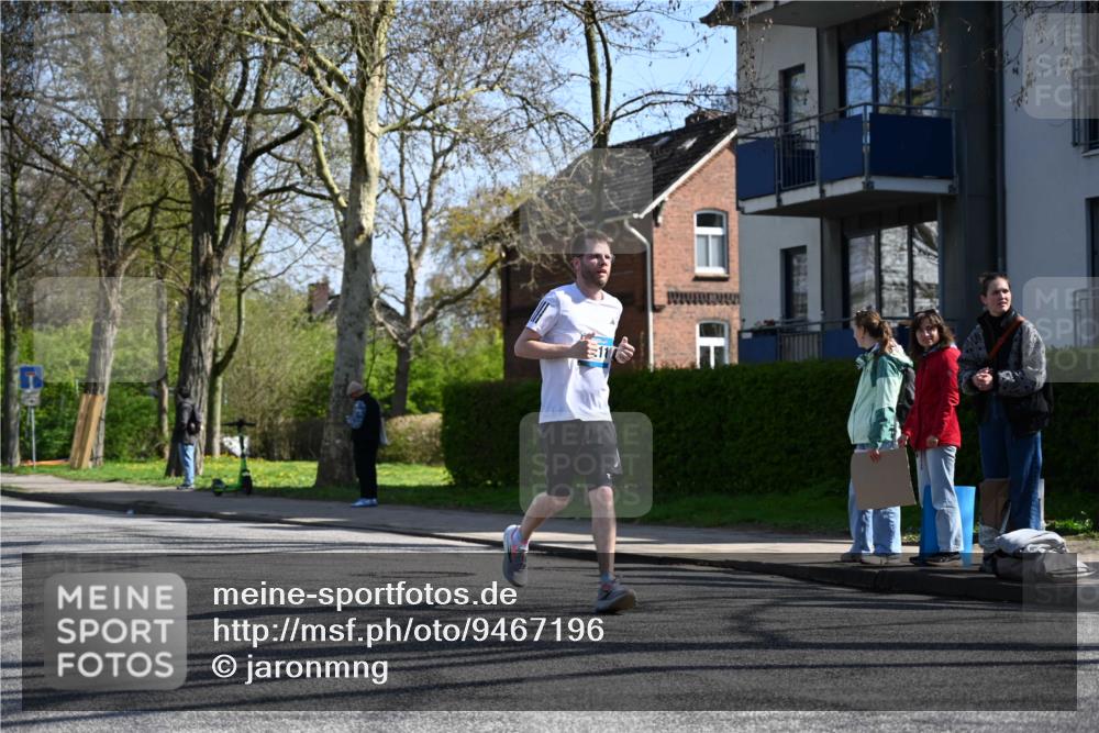 12.04.2026 - 45. Internationalen Wilhelmsburger Insellauf J. Mangold http://msf.ph/oto/9467196 12.04.2026 11:04:27 Ziel 4059, 4489, 4686, 3615, 2211, 3978, 4484, 4486, 3678, 2204, 5570, 3679, 3064, 2225, 2203, 2415, 3130, 4286, 4516, 5043 meine-sportfotos.de
