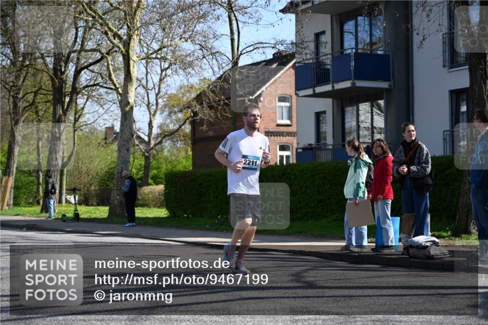 12.04.2026 - 45. Internationalen Wilhelmsburger Insellauf J. Mangold http://msf.ph/oto/9467199 12.04.2026 11:04:27 Ziel 4059, 4489, 4686, 3615, 2211, 3978, 4484, 4486, 3678, 2204, 5570, 3679, 3064, 2225, 2203, 2415, 3130, 4286, 4516, 5043 meine-sportfotos.de