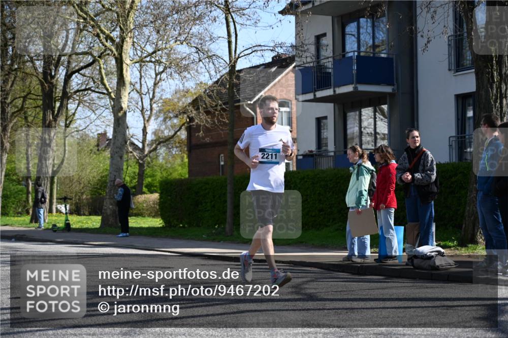 12.04.2026 - 45. Internationalen Wilhelmsburger Insellauf J. Mangold http://msf.ph/oto/9467202 12.04.2026 11:04:27 Ziel 4059, 4489, 4686, 3615, 2211, 3978, 4484, 4486, 3678, 2204, 5570, 3679, 3064, 2225, 2203, 2415, 3130, 4286, 4516, 5043 meine-sportfotos.de