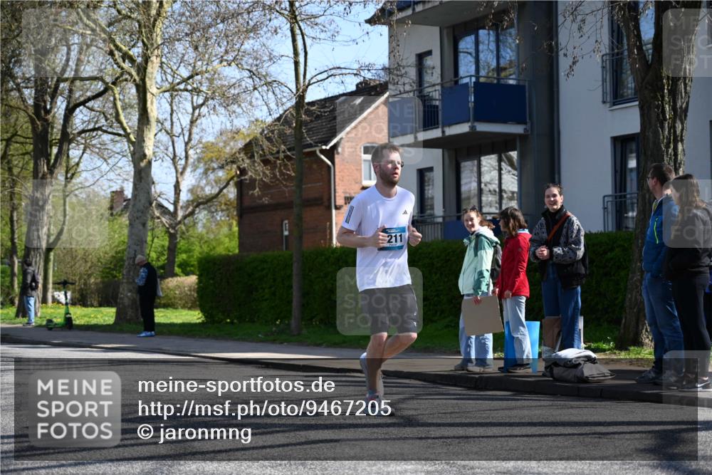 12.04.2026 - 45. Internationalen Wilhelmsburger Insellauf J. Mangold http://msf.ph/oto/9467205 12.04.2026 11:04:27 Ziel 4059, 4489, 4686, 3615, 2211, 3978, 4484, 4486, 3678, 2204, 5570, 3679, 3064, 2225, 2203, 2415, 3130, 4286, 4516, 5043 meine-sportfotos.de