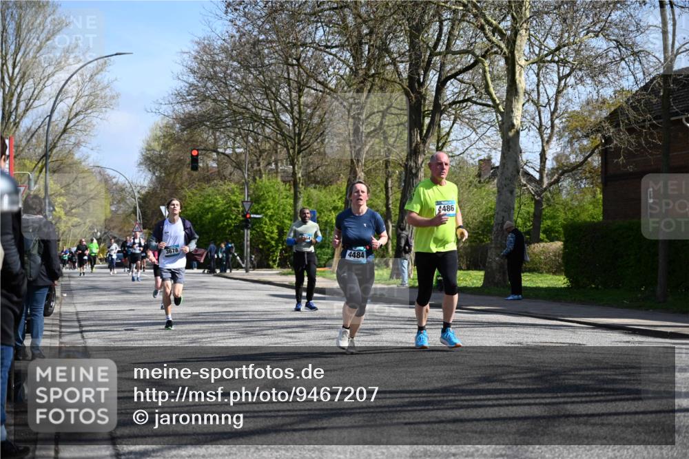 12.04.2026 - 45. Internationalen Wilhelmsburger Insellauf J. Mangold http://msf.ph/oto/9467207 12.04.2026 11:04:33 Ziel 4686, 3615, 2211, 3978, 4484, 4486, 3678, 2204, 5570, 3679, 3064, 3064, 2225, 2203, 2415, 3130, 4286, 4516, 5043, 2730, 2193, 4440, 4870 meine-sportfotos.de