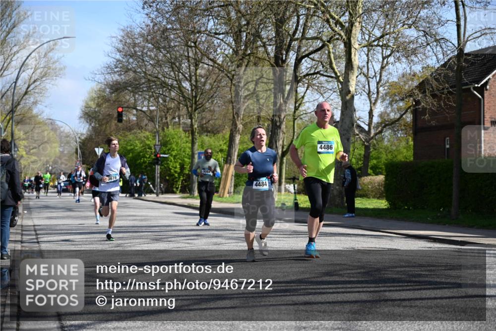 12.04.2026 - 45. Internationalen Wilhelmsburger Insellauf J. Mangold http://msf.ph/oto/9467212 12.04.2026 11:04:33 Ziel 4686, 3615, 2211, 3978, 4484, 4486, 3678, 2204, 5570, 3679, 3064, 3064, 2225, 2203, 2415, 3130, 4286, 4516, 5043, 2730, 2193, 4440, 4870 meine-sportfotos.de