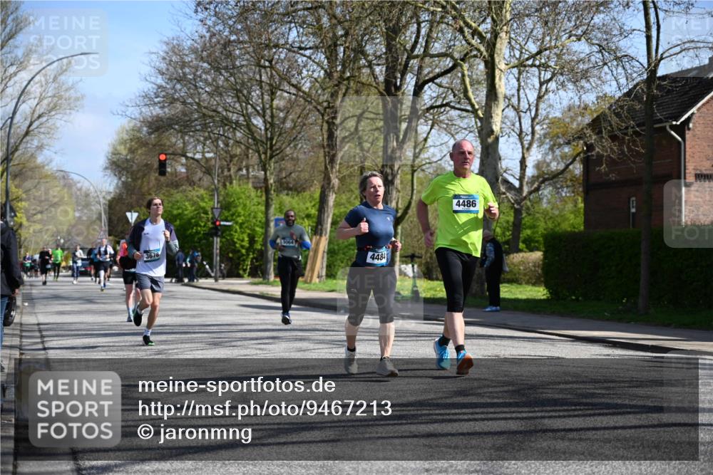 12.04.2026 - 45. Internationalen Wilhelmsburger Insellauf J. Mangold http://msf.ph/oto/9467213 12.04.2026 11:04:34 Ziel 3615, 2211, 3978, 4484, 4486, 3678, 2204, 5570, 3679, 3064, 2225, 2203, 2415, 2203, 2415, 3130, 4286, 4516, 5043, 2730, 2193, 4440, 4870, 2530 meine-sportfotos.de