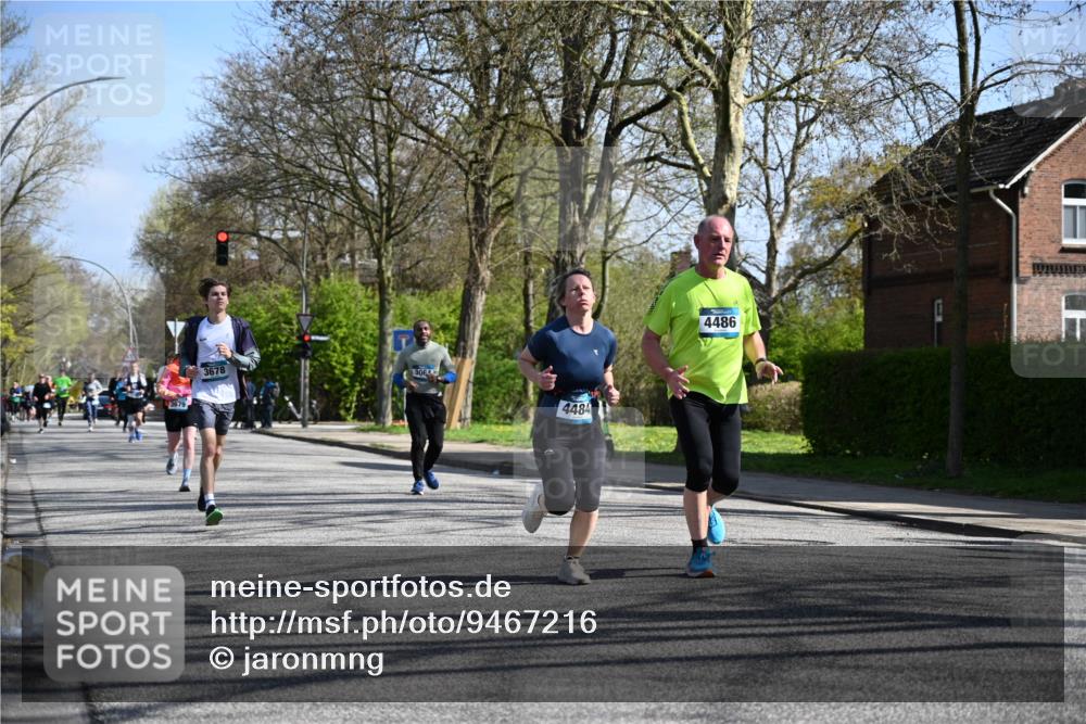 12.04.2026 - 45. Internationalen Wilhelmsburger Insellauf J. Mangold http://msf.ph/oto/9467216 12.04.2026 11:04:34 Ziel 3615, 2211, 3978, 4484, 4486, 3678, 2204, 5570, 3679, 3064, 2225, 2203, 2415, 2203, 2415, 3130, 4286, 4516, 5043, 2730, 2193, 4440, 4870, 2530 meine-sportfotos.de