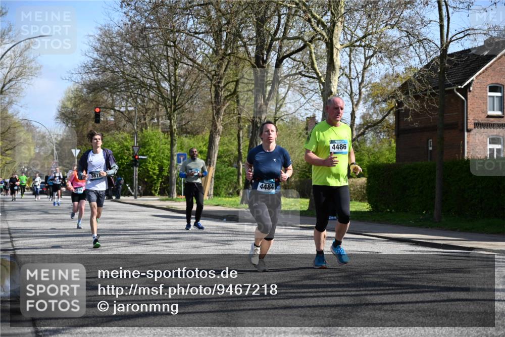 12.04.2026 - 45. Internationalen Wilhelmsburger Insellauf J. Mangold http://msf.ph/oto/9467218 12.04.2026 11:04:34 Ziel 3615, 2211, 3978, 4484, 4486, 3678, 2204, 5570, 3679, 3064, 2225, 2203, 2415, 2203, 2415, 3130, 4286, 4516, 5043, 2730, 2193, 4440, 4870, 2530 meine-sportfotos.de